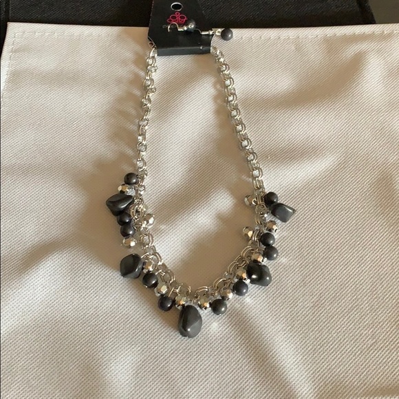 Paparazzi necklace black- Paleo Princess - Picture 1 of 2